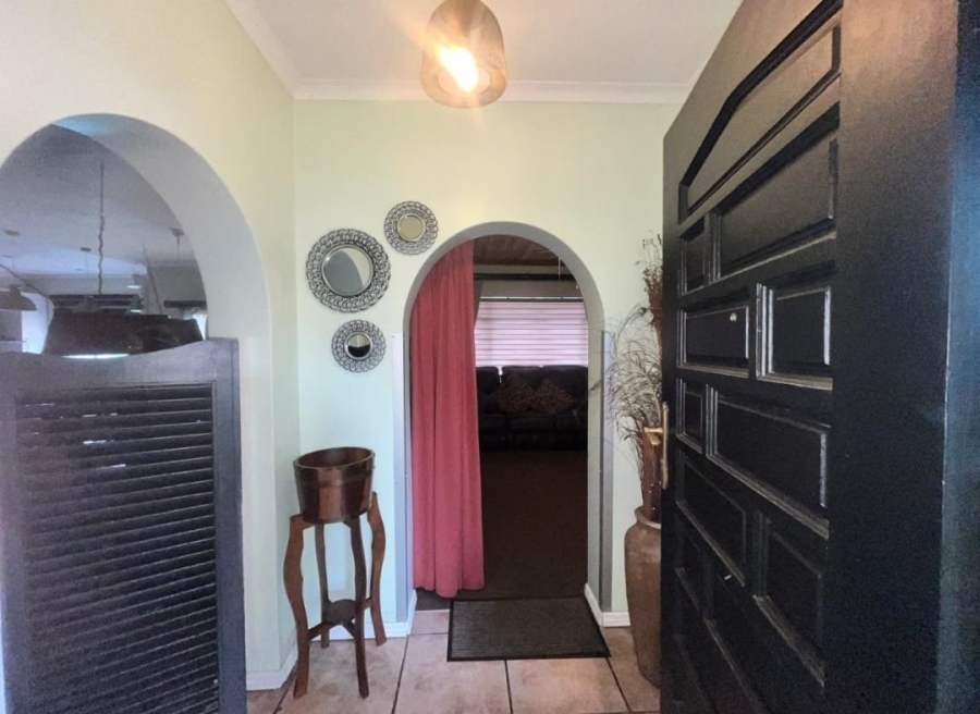 3 Bedroom Property for Sale in Geelhoutpark North West